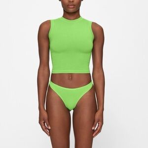 SKIMS Green Fitted Sleeveless Crop Tank Top 100% cotton